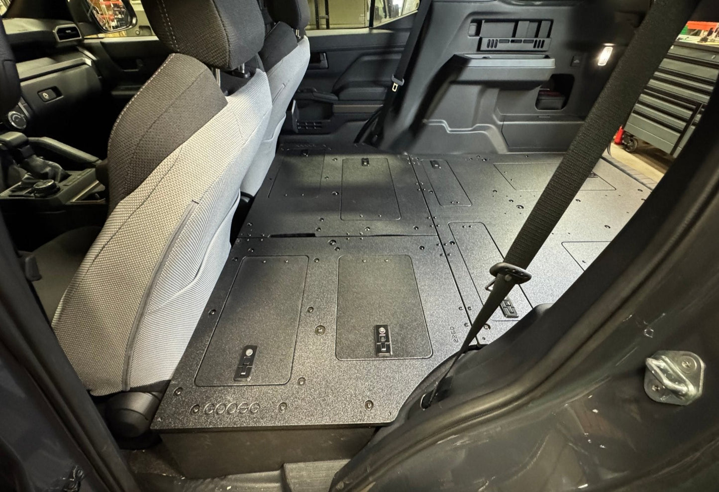 GOOSE GEAR Toyota - 4Runner - 2025-Present - 6th Gen - Explore Series - Seat Delete Plate System - Plate Based - Non-Hybrid - Non-Third Row Vehicles - 2260-GGR-SH