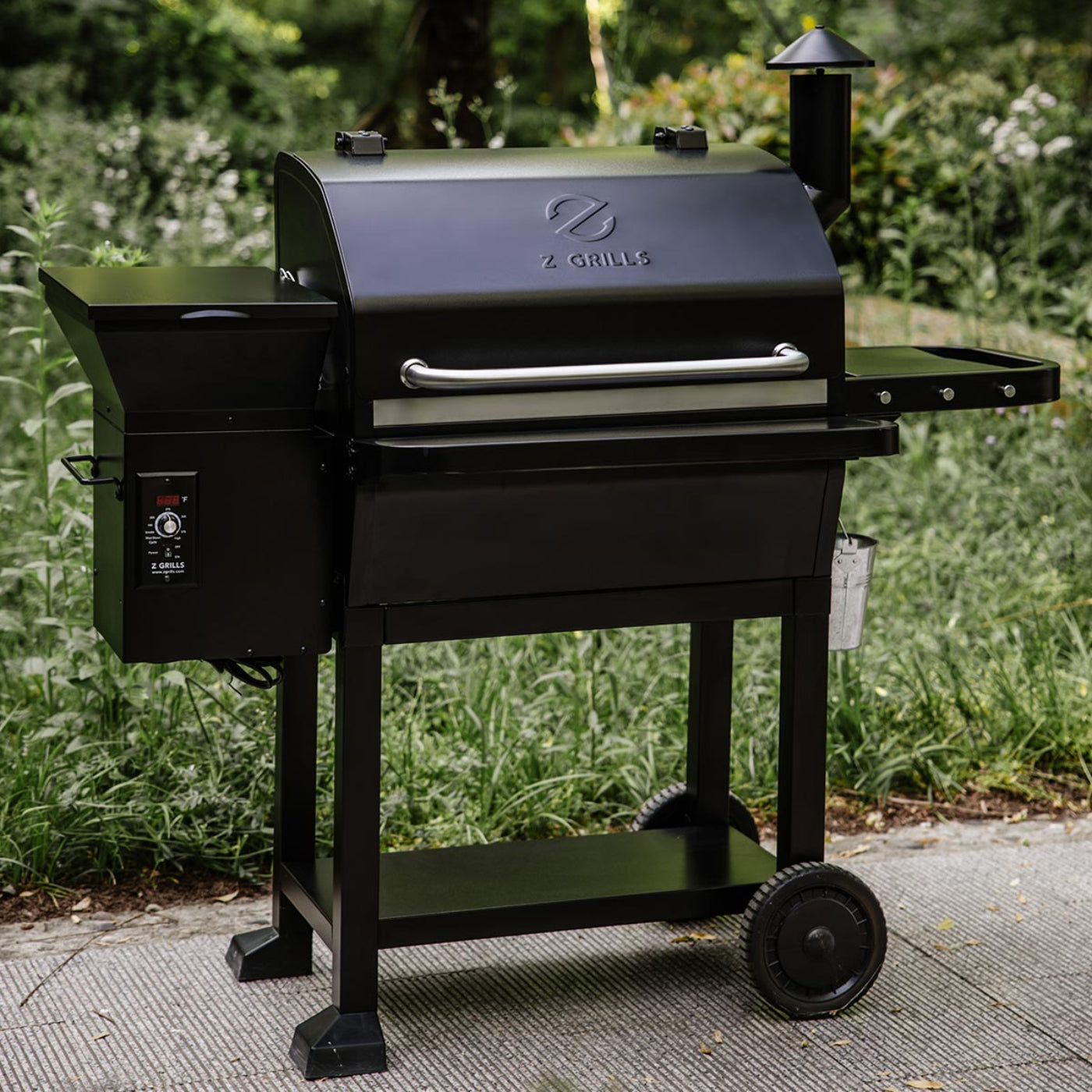 Z Grills 10002B -  Powerhouse Pellet Grill & Smoker (Grill Cover Included) - ZPG-10002B-BOGT