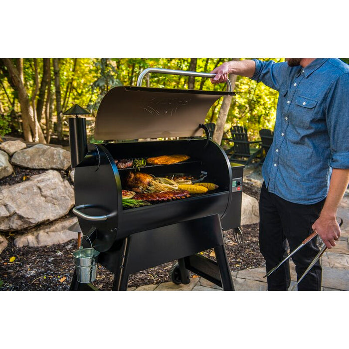 Traeger Pro 780 Wood Pellet Grill SBSQ1004