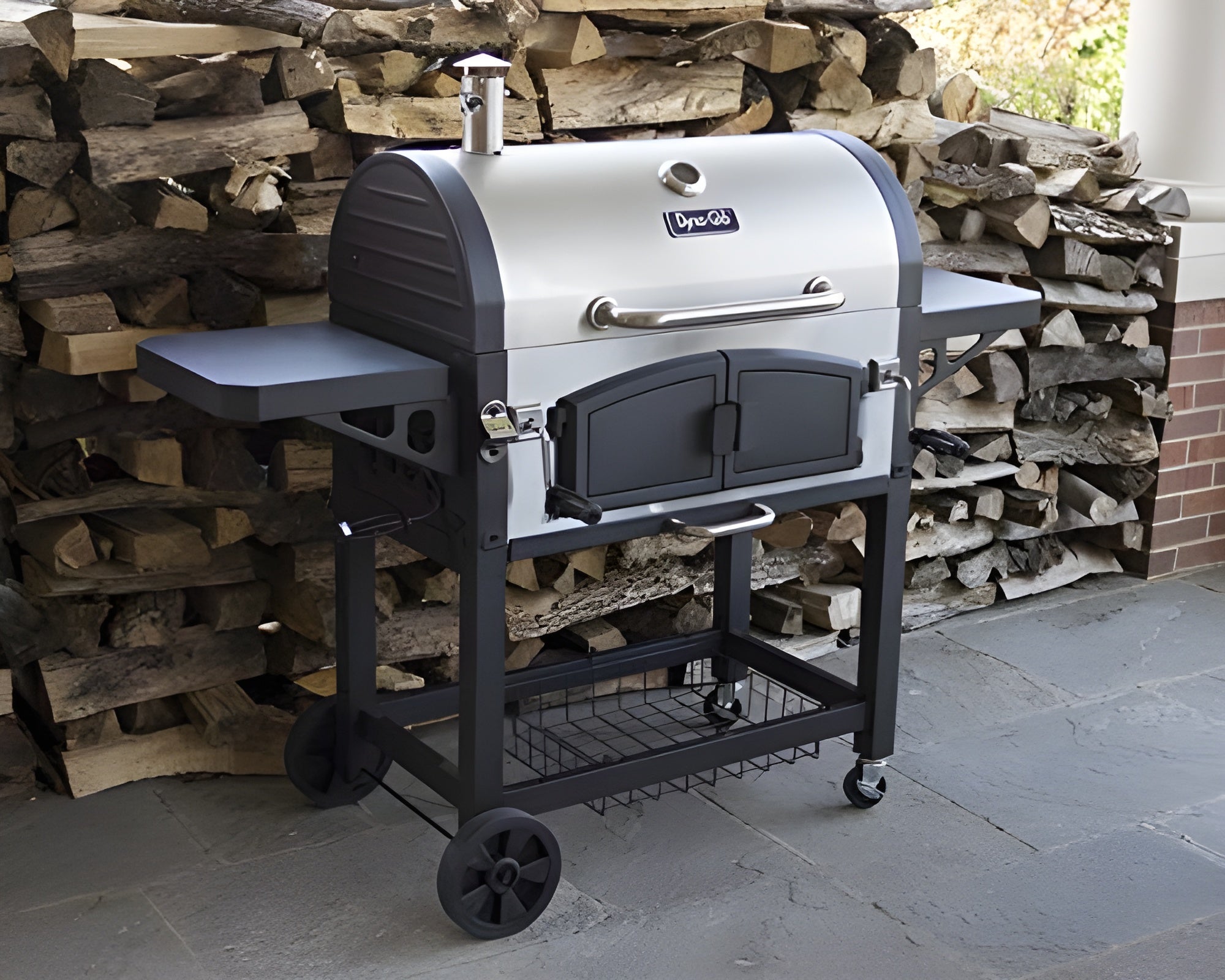 Dyna-Glo DGN576SNC-D X-Large Premium Dual Chamber Charcoal Grill - B00BQ59VTE