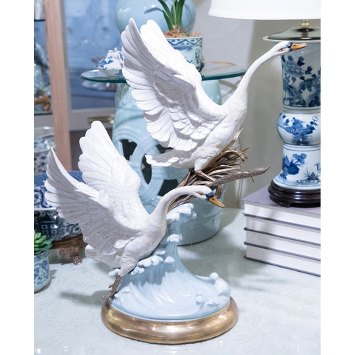 Lovecup Double Flying Swan Porcelain Figurine L313 - 39255739072610