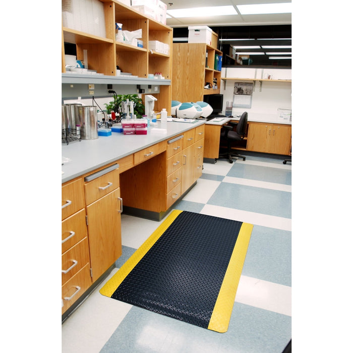 Wearwell Diamond-Plate SpongeCote UltraSoft Mat, 6' Width x 75' Length x 15/16" Thickness, Black/Yellow - 414.1516x6x75BYL