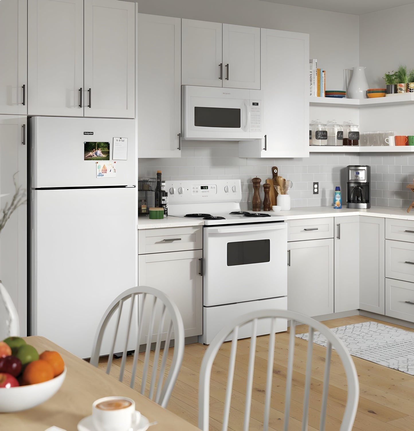 HOTPOINT 30" Free-Standing Standard Clean Electric Range - RBS360DMWW-KT