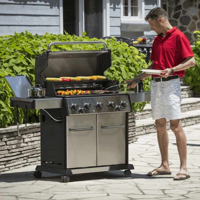 Broil King Baron S 590 Pro Infrared freestanding Gas Grill with Rotisserie & Sear Station - 876944