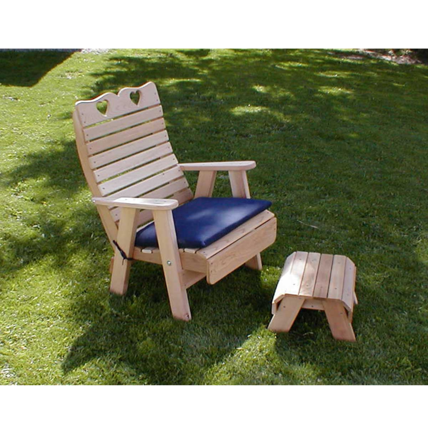 Creekvine Designs Cedar Royal Country Hearts Patio Chair & Footrest Set - WRF1135SETCVD