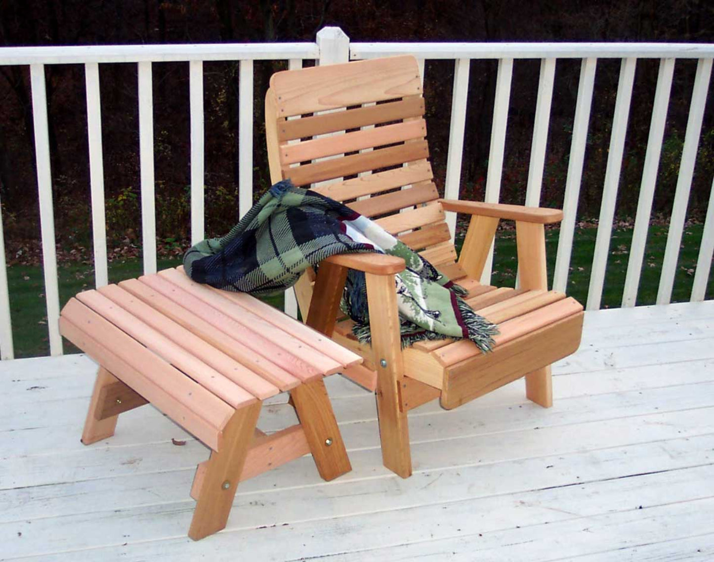 Creekvine Designs Cedar Twin Ponds Chair & Table Set - WRF1130SETCVD