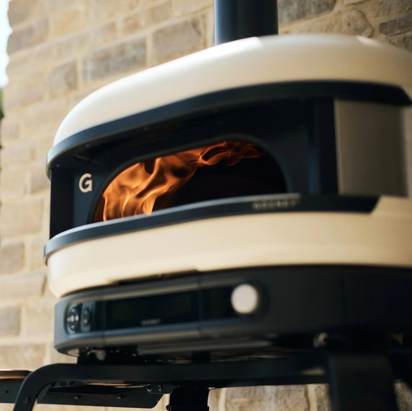 Gozney Dome Gen 2 Bone Dual Fuel Freestanding Outdoor Pizza Oven - GMPBNUS1625 | AM1985
