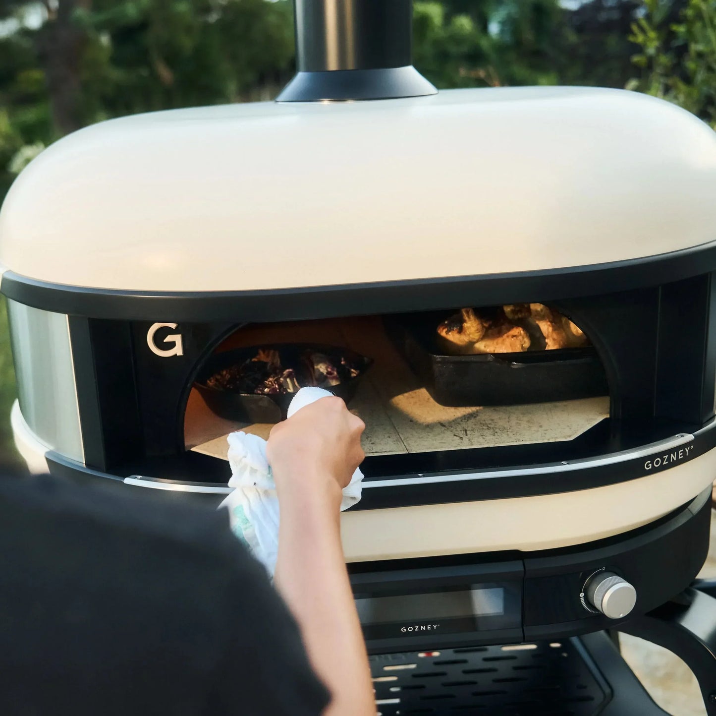 Gozney Dome Gen 2 Bone Dual Fuel Freestanding Outdoor Pizza Oven - GMPBNUS1625 | AM1985