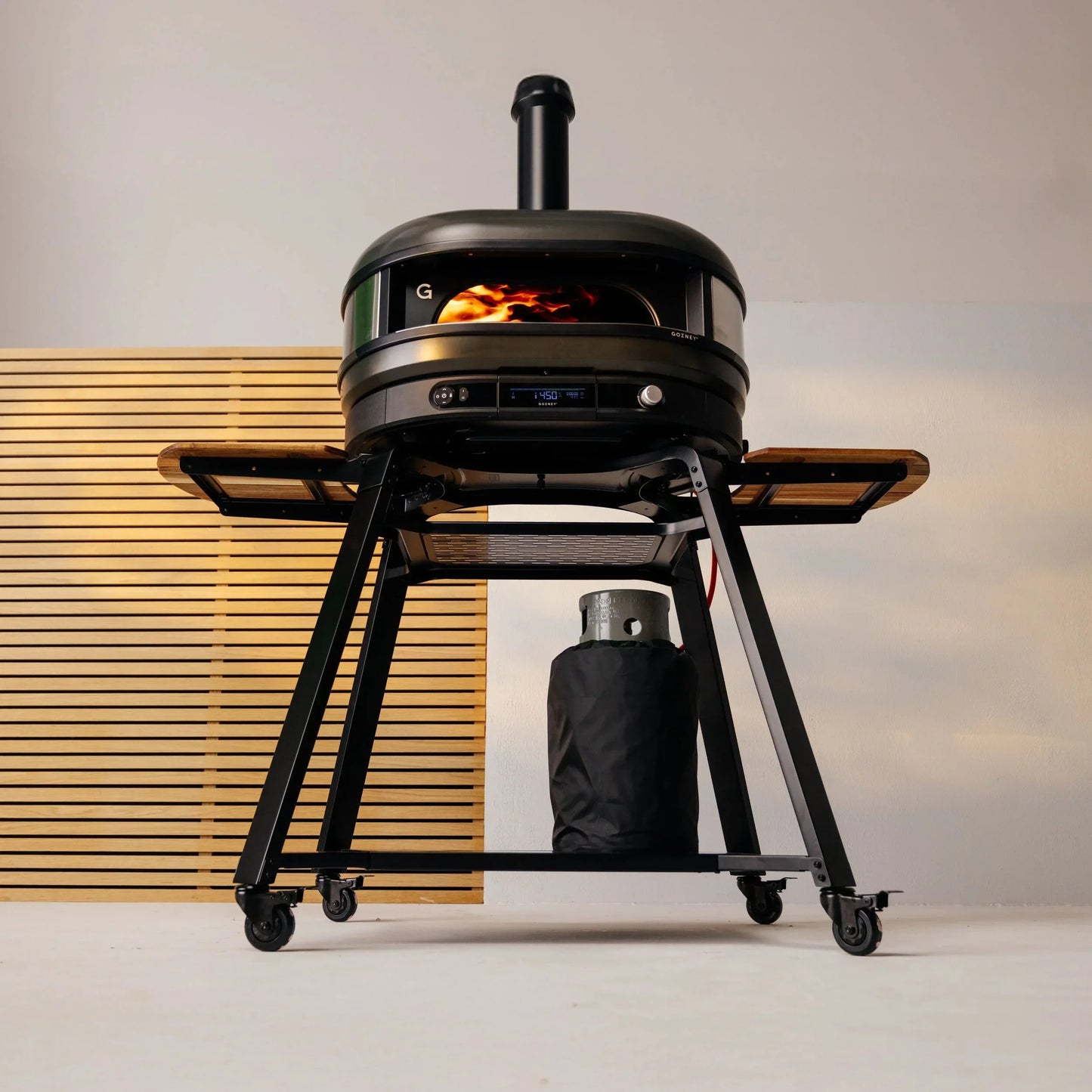 Gozney Dome Gen 2 Off-Black Dual Fuel Freestanding Outdoor Pizza Oven - GMPOBUS1625 | AM1985