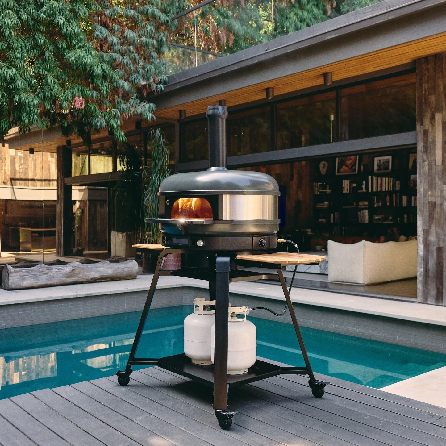 Gozney Dome XL Gen 2 Off-Black Dual Fuel Freestanding Outdoor Pizza Oven - GMPOBUS1825 | AM1985
