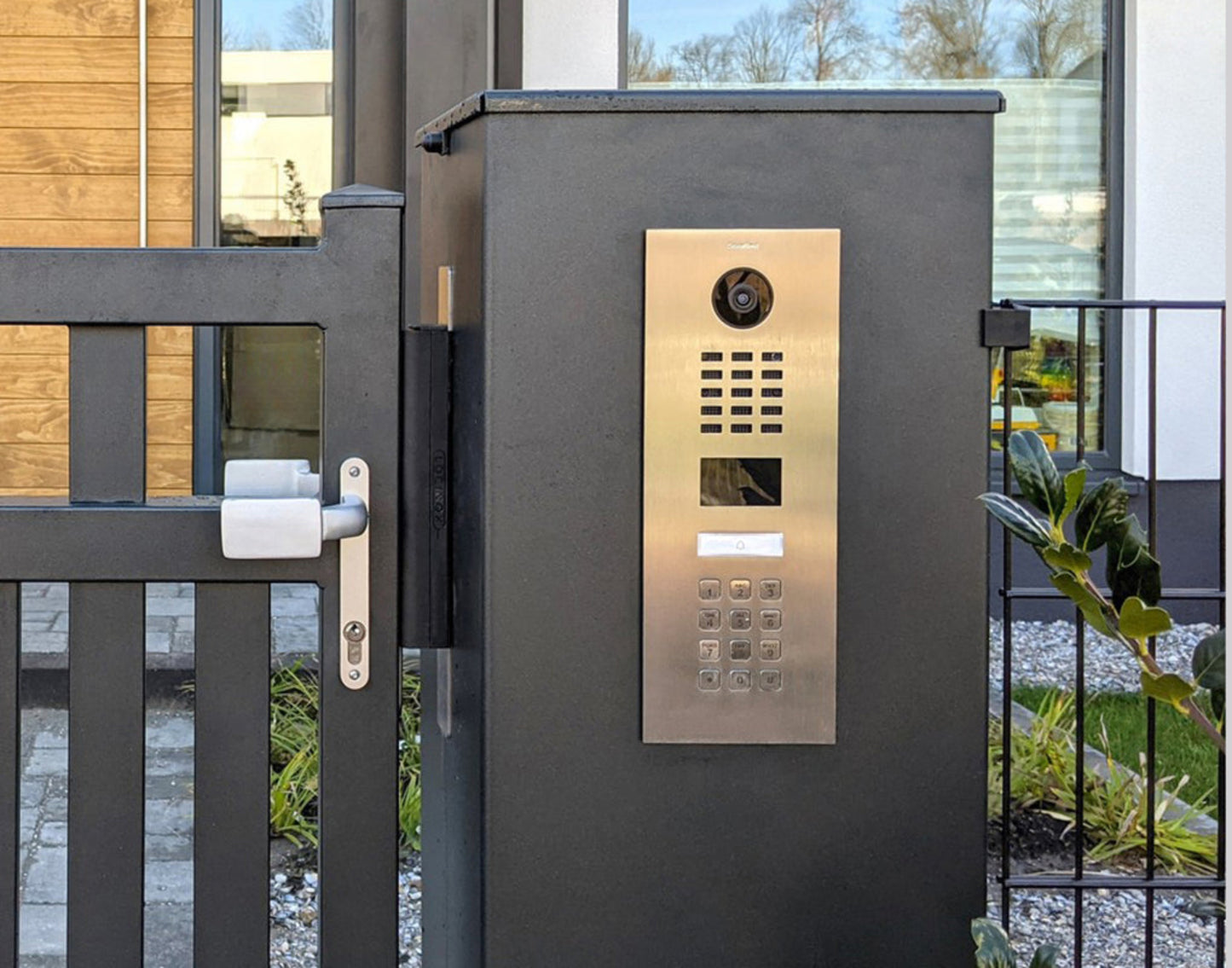 DoorBird D2101KV IP Video Intercom, 1 Call Button in Grey Aluminium, RAL 9007 - 423884809