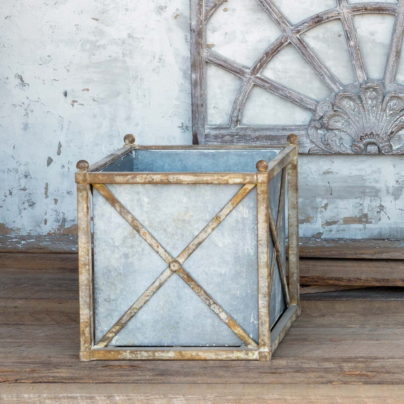 Park Hill Collection Manor Metal Estate Planter, Small - ECM80960