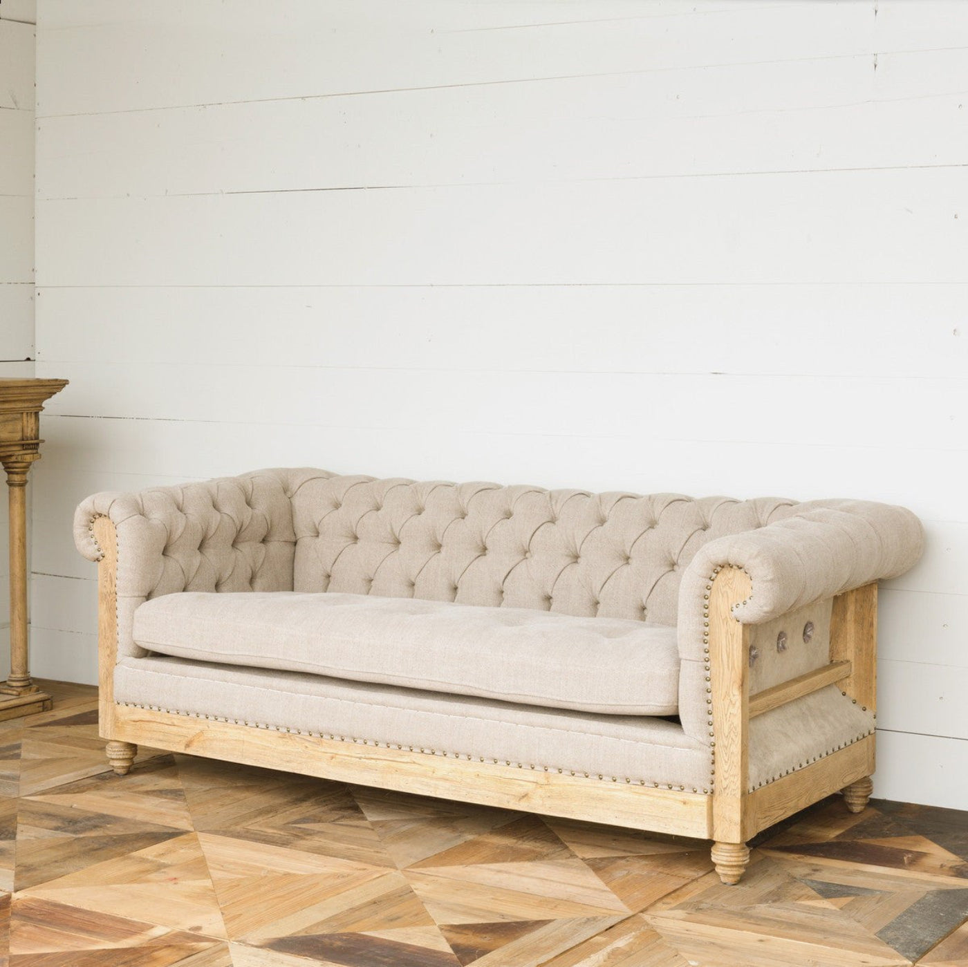 Park Hill Collections Country French Hillcrest Tufted Sofa - EFS81664