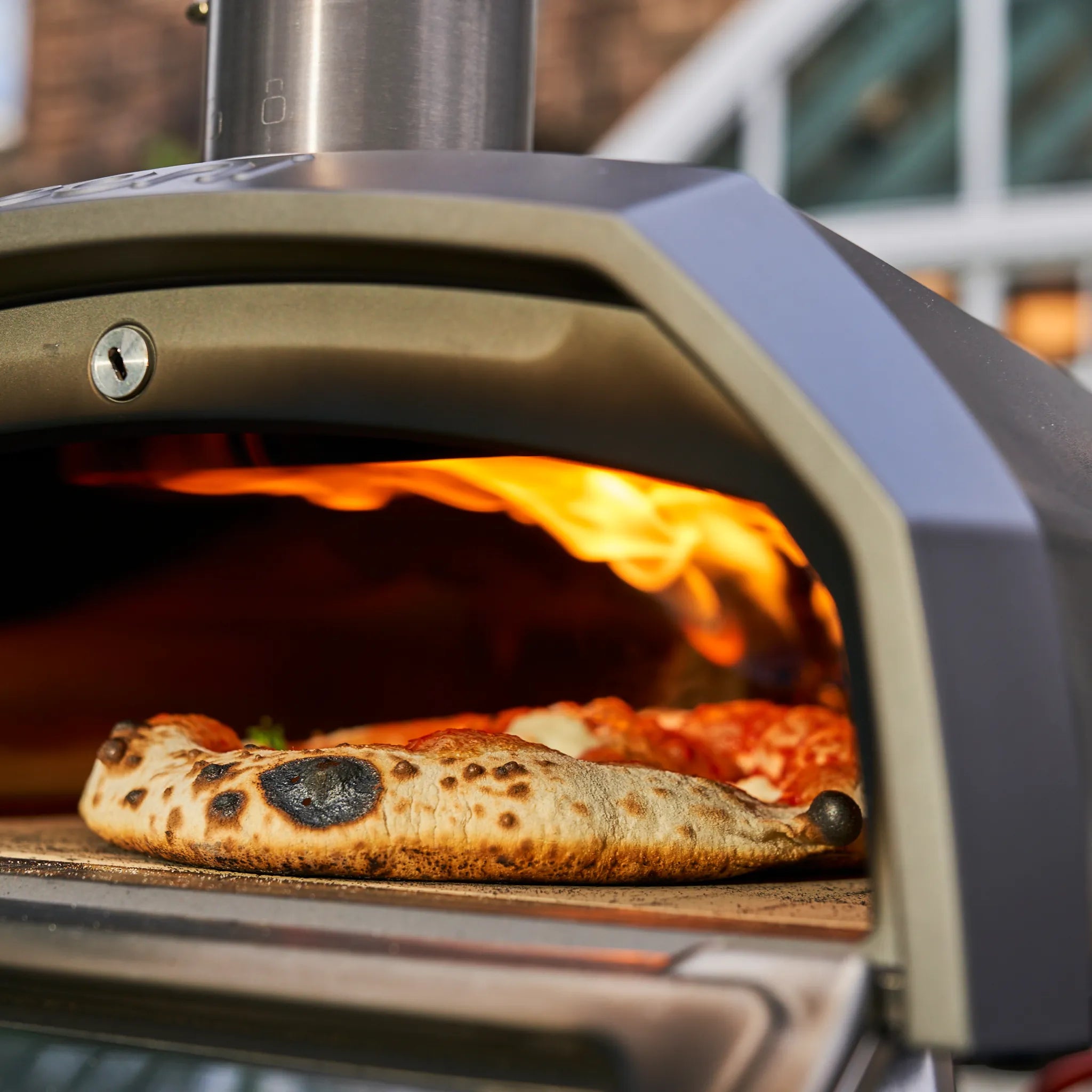 Ooni Karu 12G Multi-Fuel Pizza Oven - UU-P25100