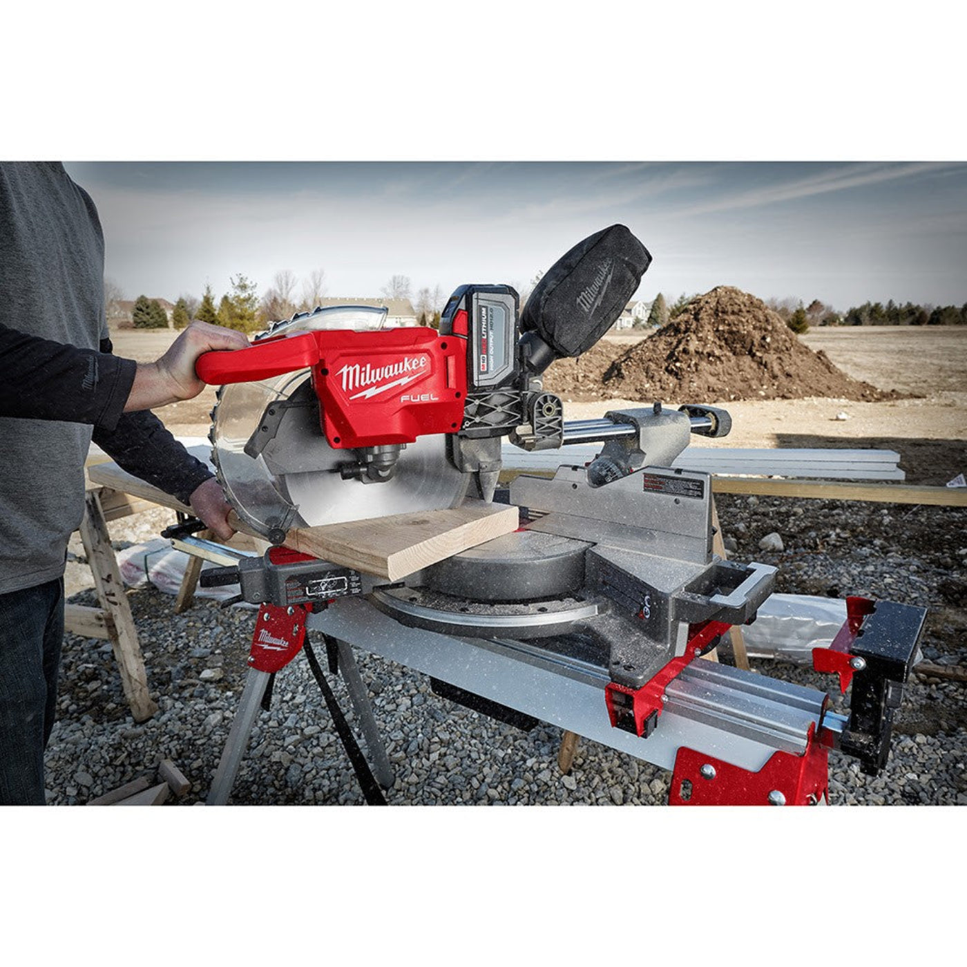 Milwaukee 2739-21HD M18 FUEL 12" Dual Bevel Sliding Compound Miter Saw Kit - 585880