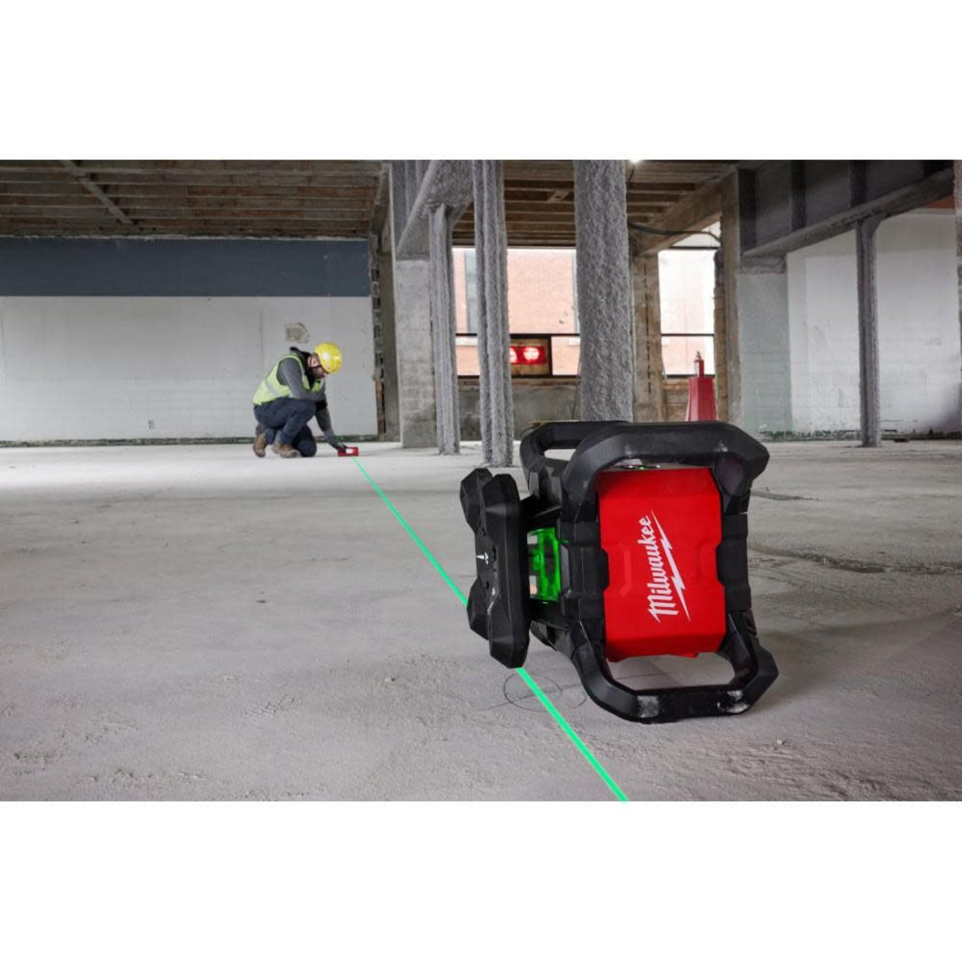Milwaukee 3702-21 M18 Green Interior Rotary Laser Level Kit w/ Remote/Receiver & Wall Mount Bracket - 734966