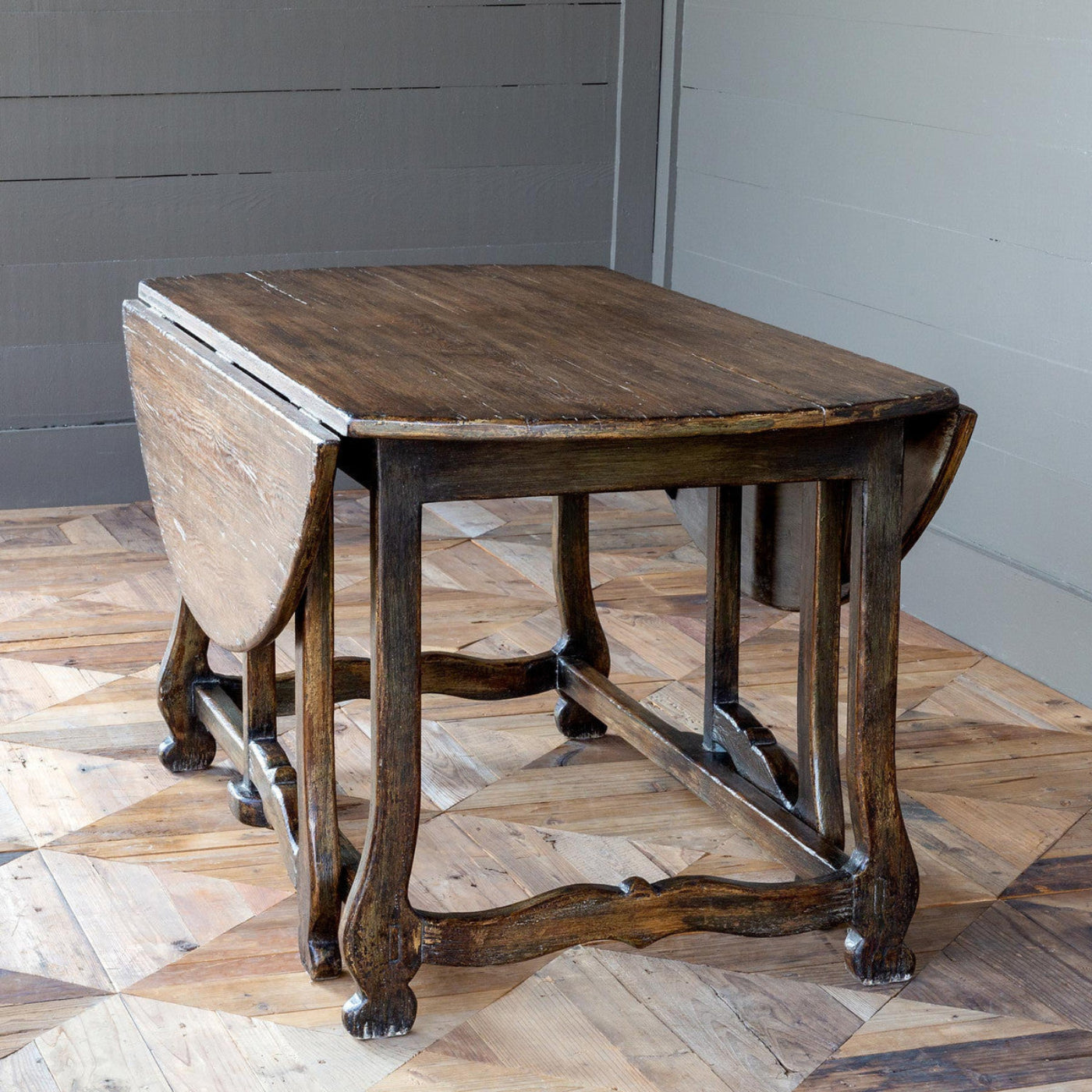 Park Hill Collection Manor Gate Leg Round Dining Table - EFT01108