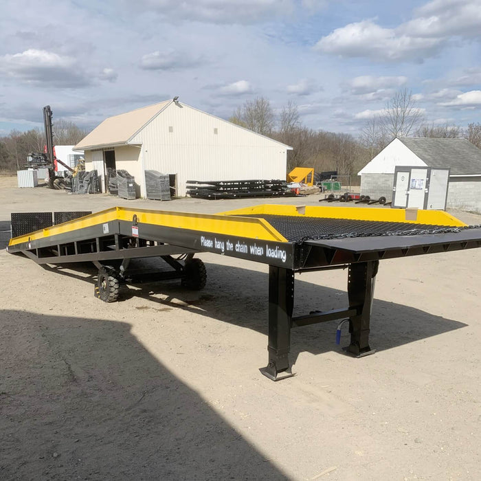 Chery Industrial Portable Loading Dock Ramps Yard Ramp - 26,500 lb. Capacity