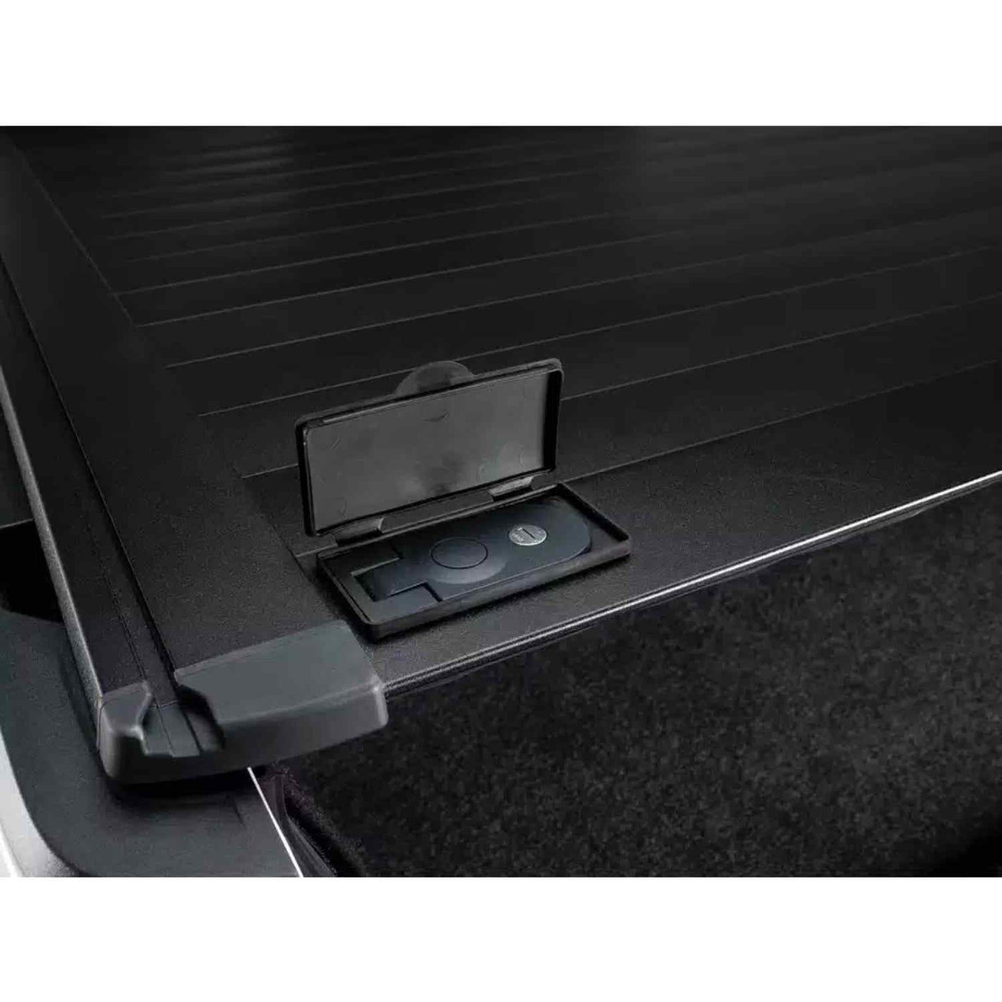 RetraxPRO XR GMC And Chevy 1500 Manual Retractable Tonneau Cover - RTX-T-80481