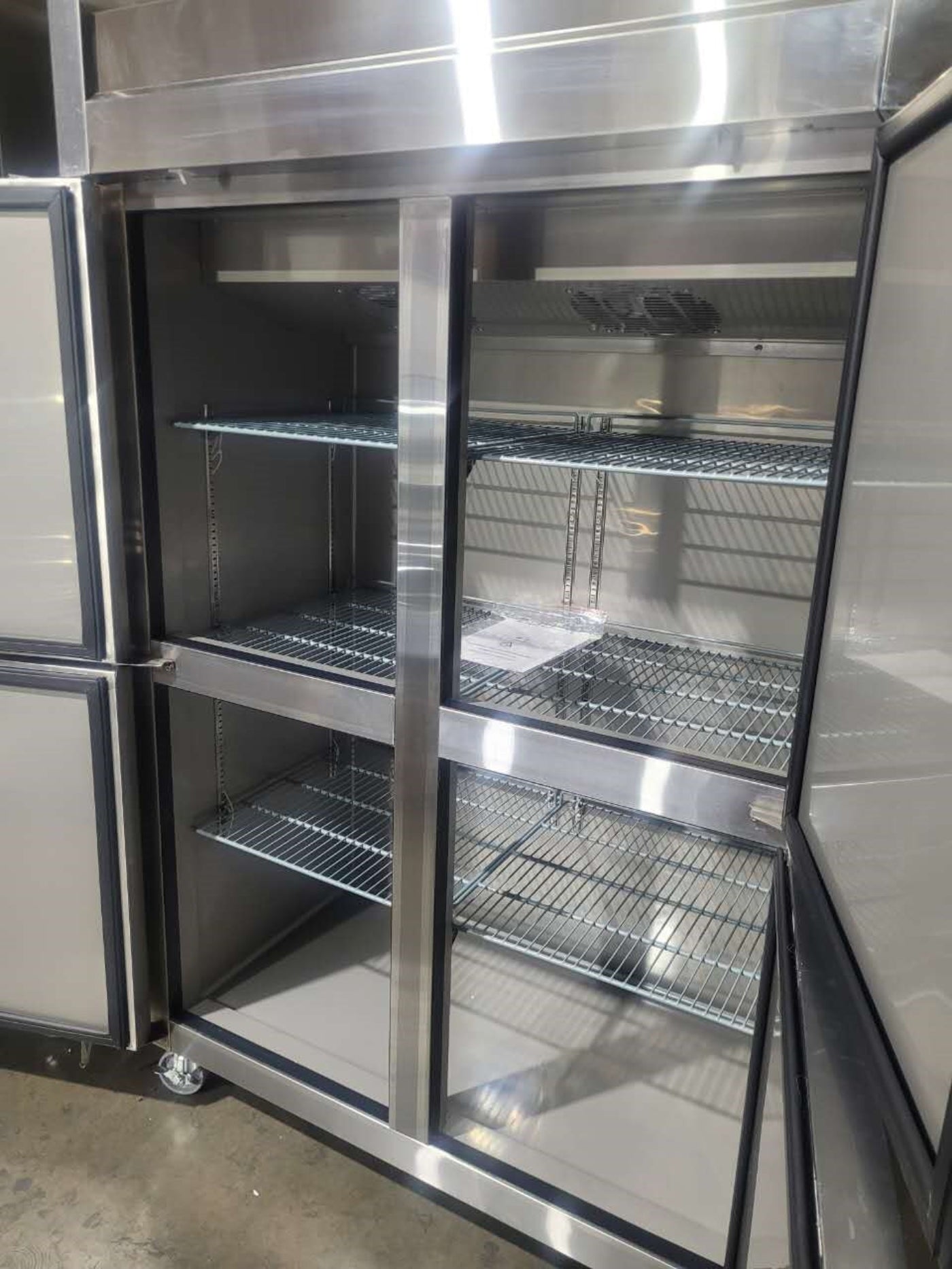 Chef AAA - SCD-880R, Commercial 4 Solid Door Reach-In Refrigerator 32cu.ft. - SCD-880R