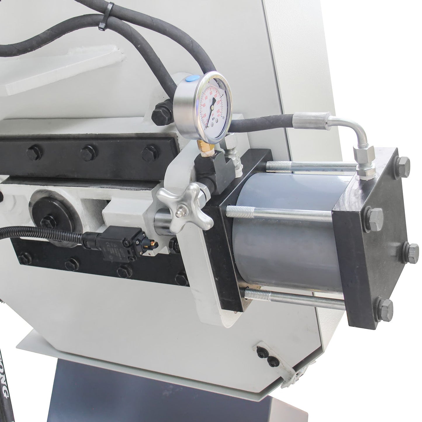 Kaka Industrial TGK-16 Double column horizontal band saw, Max cutting capacity 15.7 inch, vertical lifting, high stability. Cutting speed adopts hydraulic control, 230V 60HZ 3PH - 188303V230