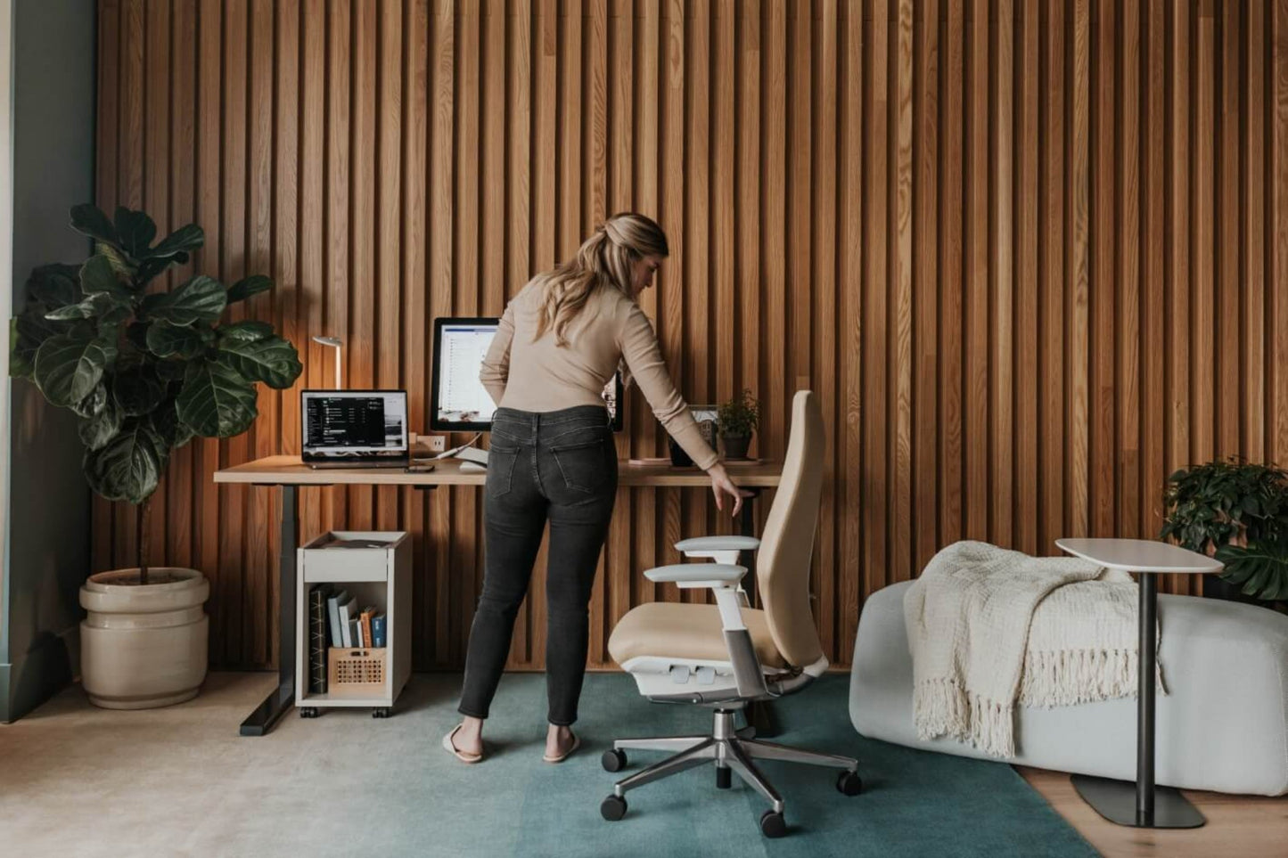Upside Sit-to-Stand Desk - BP01676