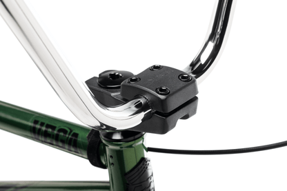 DK Vega 22" BMX Bike - CB2412