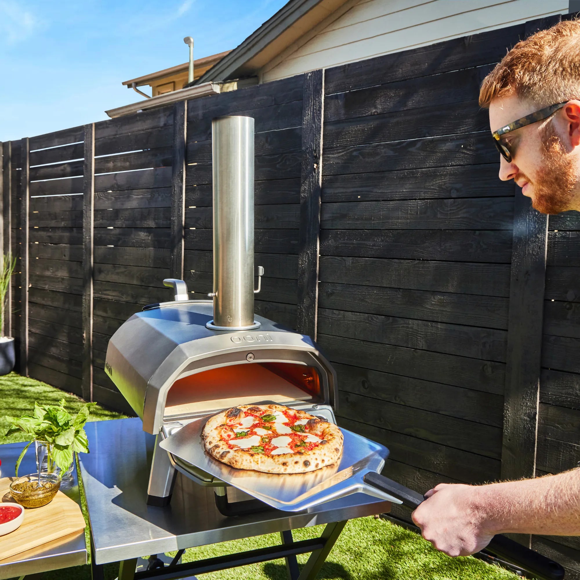 Ooni Karu 12G Multi-Fuel Pizza Oven - UU-P25100