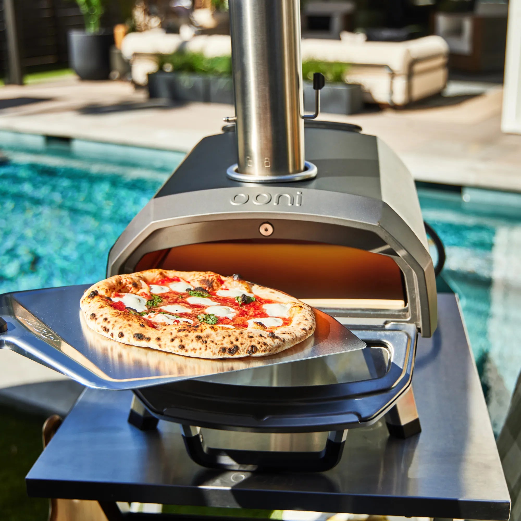 Ooni Karu 12G Multi-Fuel Pizza Oven - UU-P25100