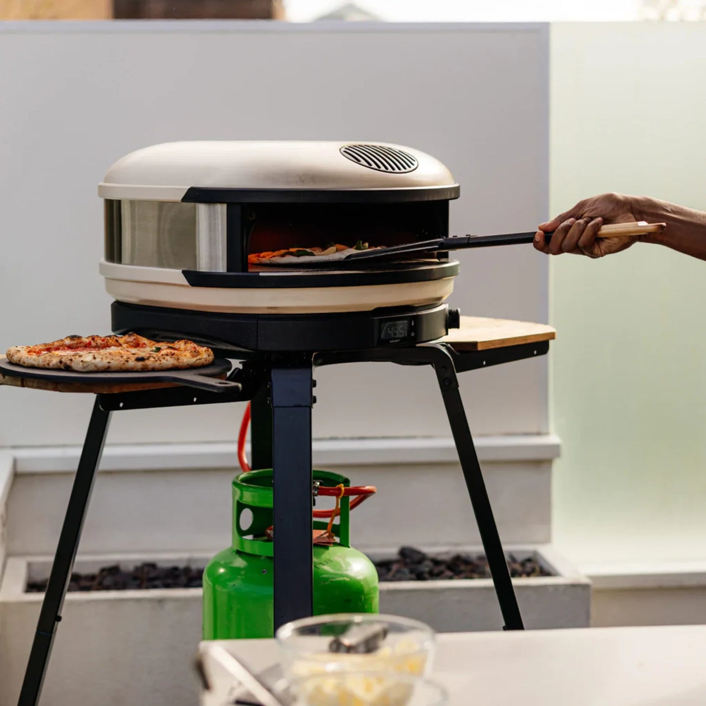 Gozney Arc XL Outdoor Propane Gas Freestanding Pizza Oven Bundle - DELANTALGW | GAPBNUS1624 | AA1786 | AD1775