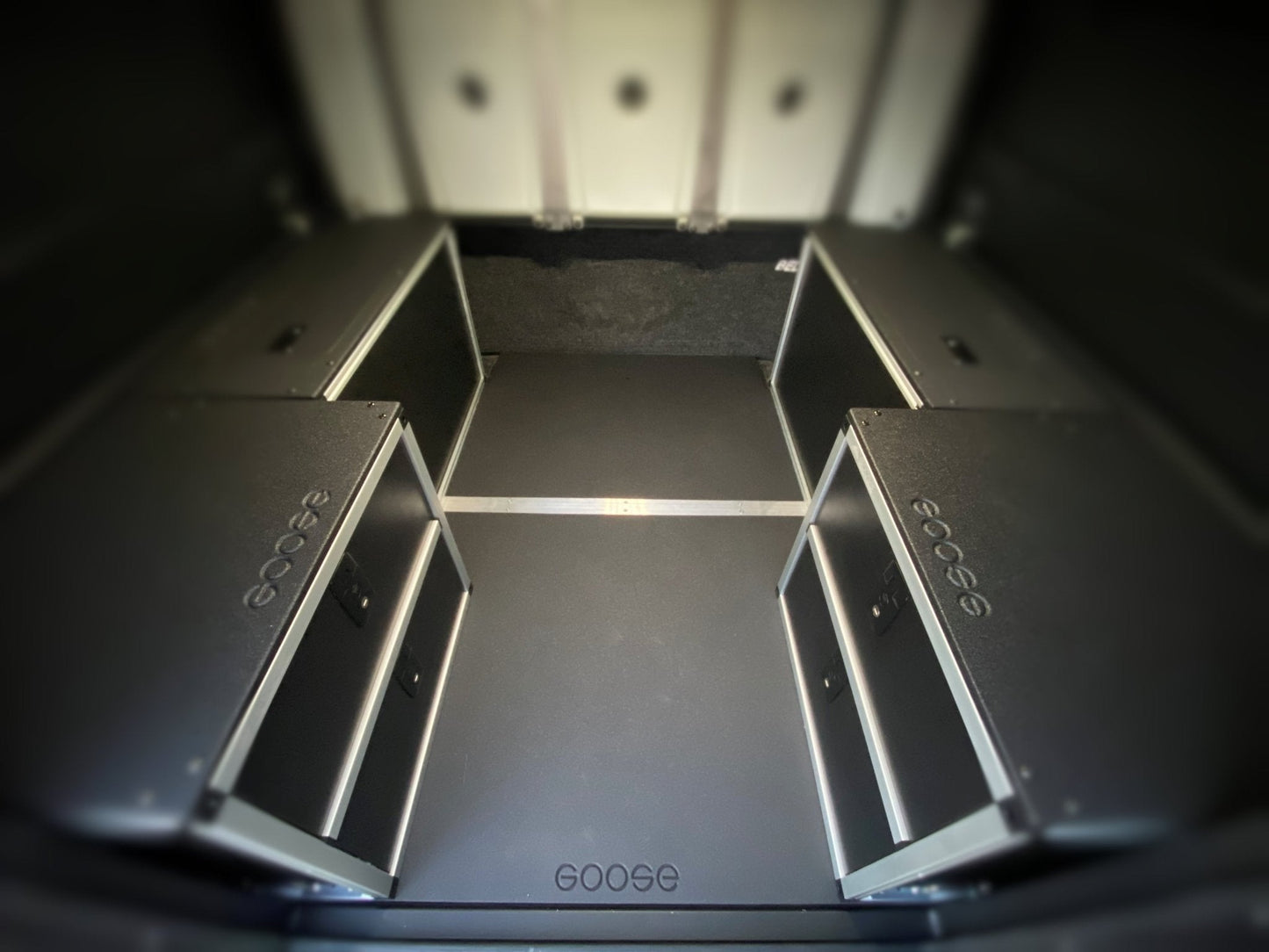 GOOSE GEAR Alu-Cab Canopy Camper V2 - Chevy Colorado/GMC Canyon 2015-2022 2nd Gen. - Bed Plate System - 5' Bed - 1816-GGR-SH