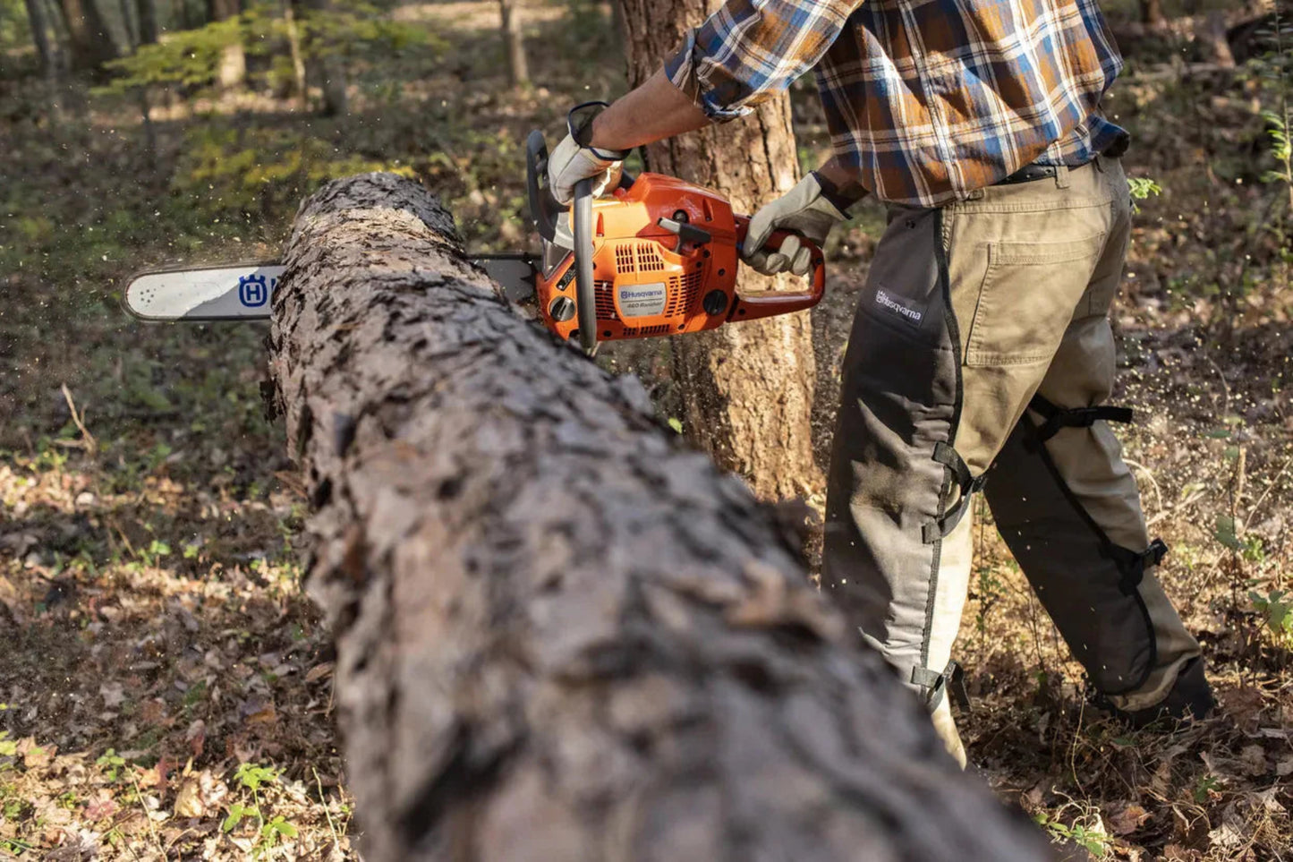 Husqvarna 460 Rancher Chainsaw - 60.3cc Gas Engine with 24in Guide Bar for Farm and Ranch - 970613934
