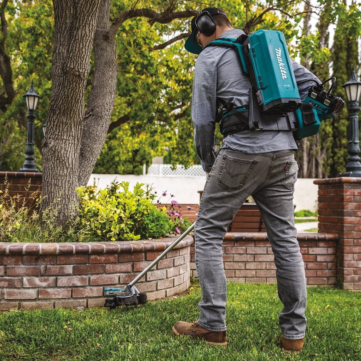 Makita ConnectX, LXT, LXT X2 and XGT Portable Backpack Power Supply - PDC01