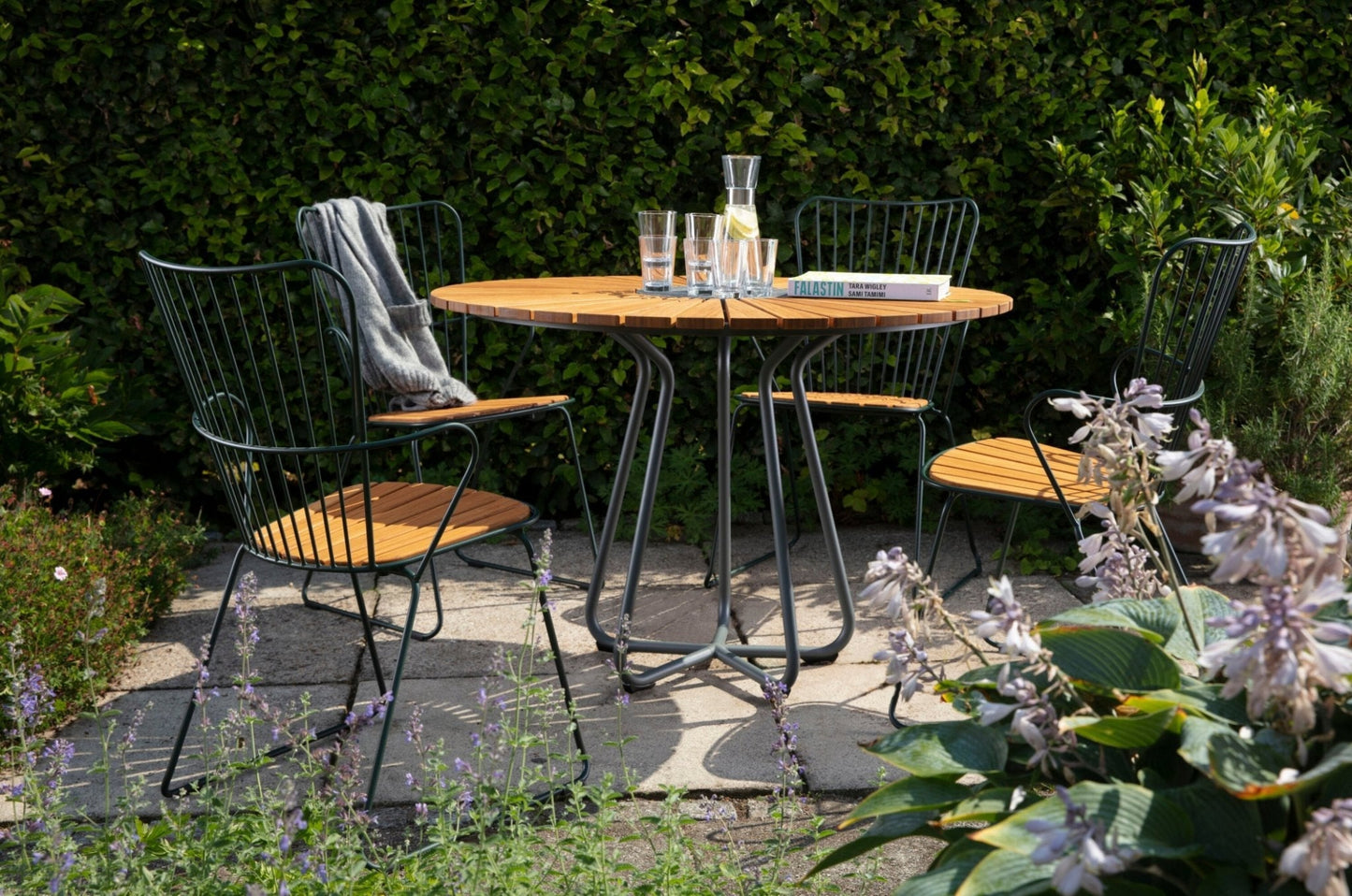 HOUE CIRCLE Outdoor Dining Table