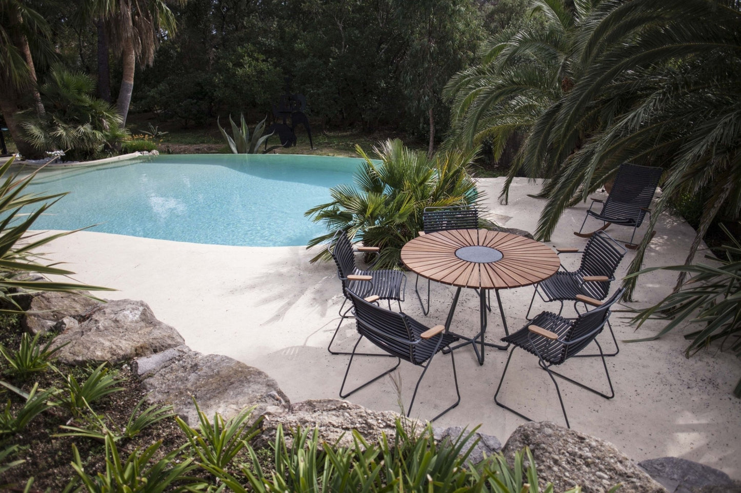 HOUE CIRCLE Outdoor Dining Table