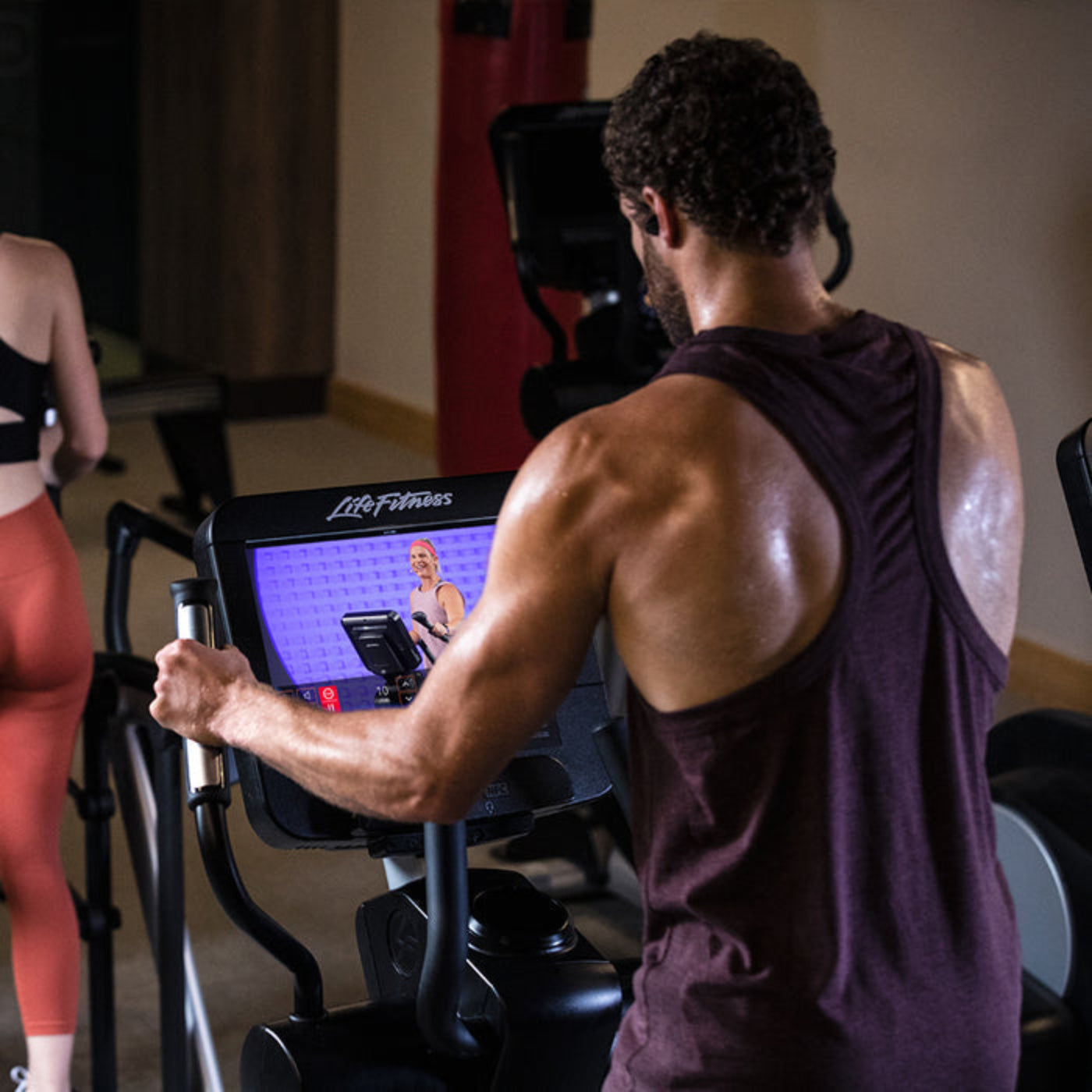 Life Fitness Club Series+ Elliptical - CSX-SL-BLKLF-DOM13