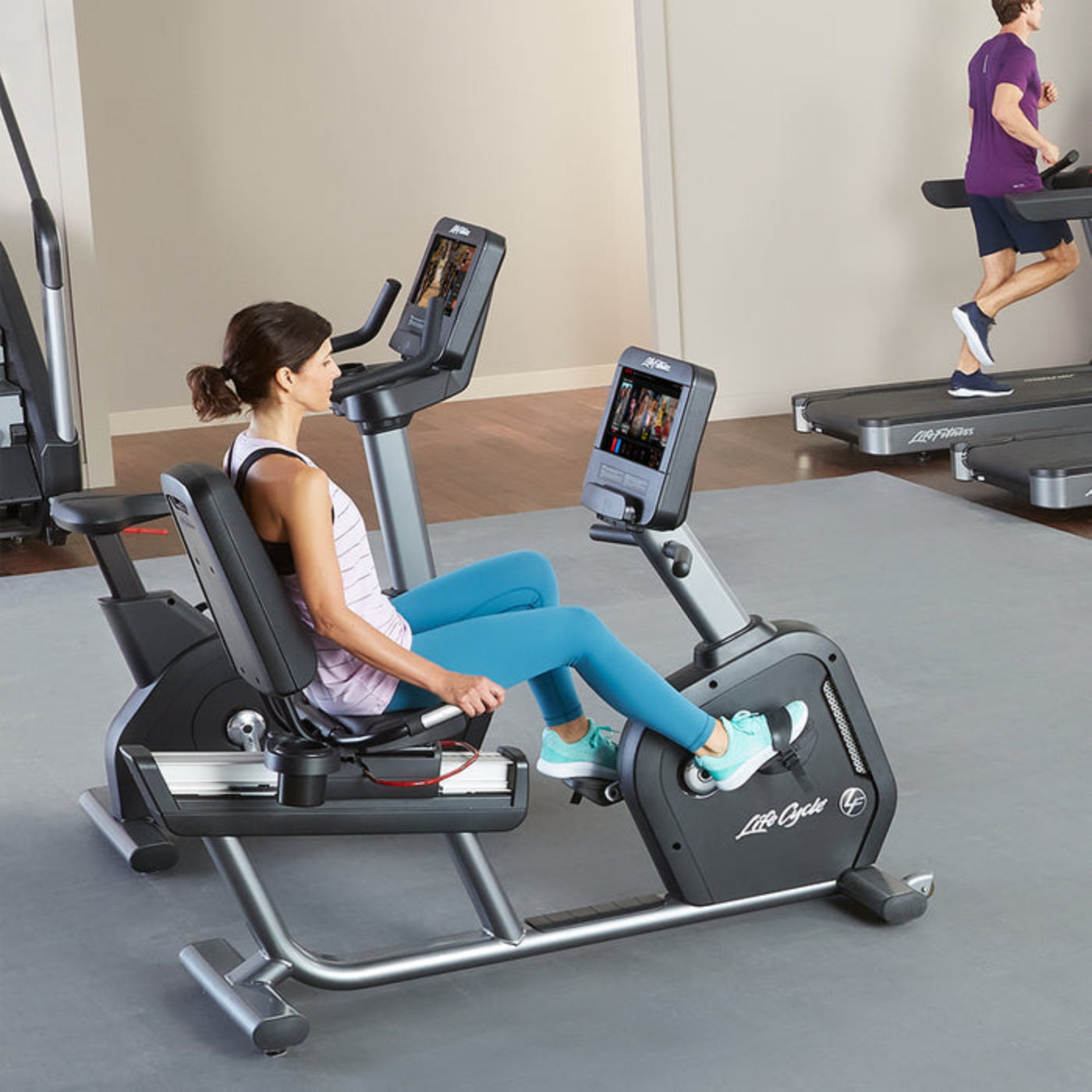 Life Fitness Club Series+ Recumbent Bike - CSR-SE424-BLKF-DOM14