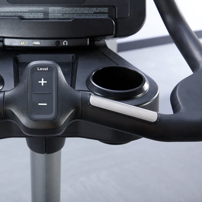 Life Fitness Club Series+ Upright Bike - CSC-SLBLKLF-DOM13