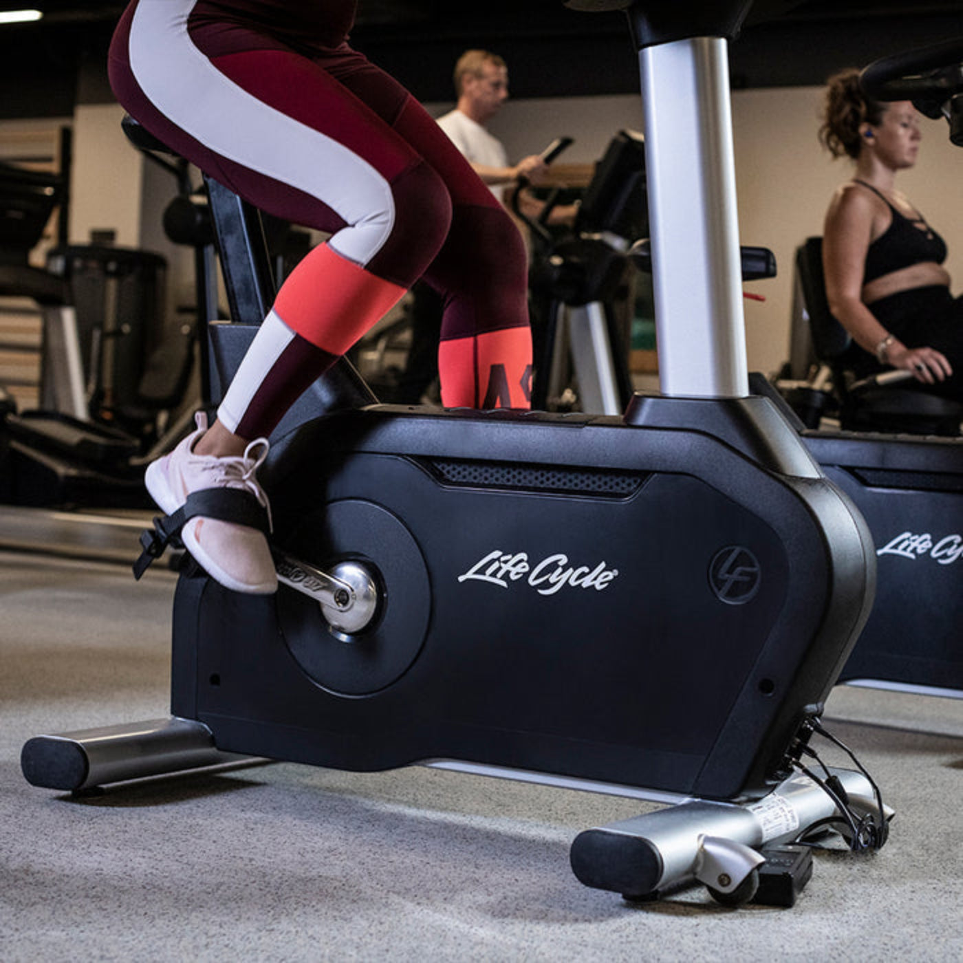 Life Fitness Club Series+ Upright Bike - CSC-SLBLKLF-DOM13