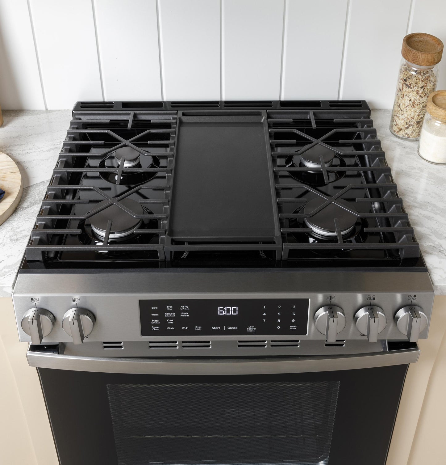 GE APPLIANCES GGS600AVWW GE® 30" Slide-In Front-Control Convection Gas Range with No Preheat Air Fry and EasyWash™ Oven Tray White - GGS600AVWW