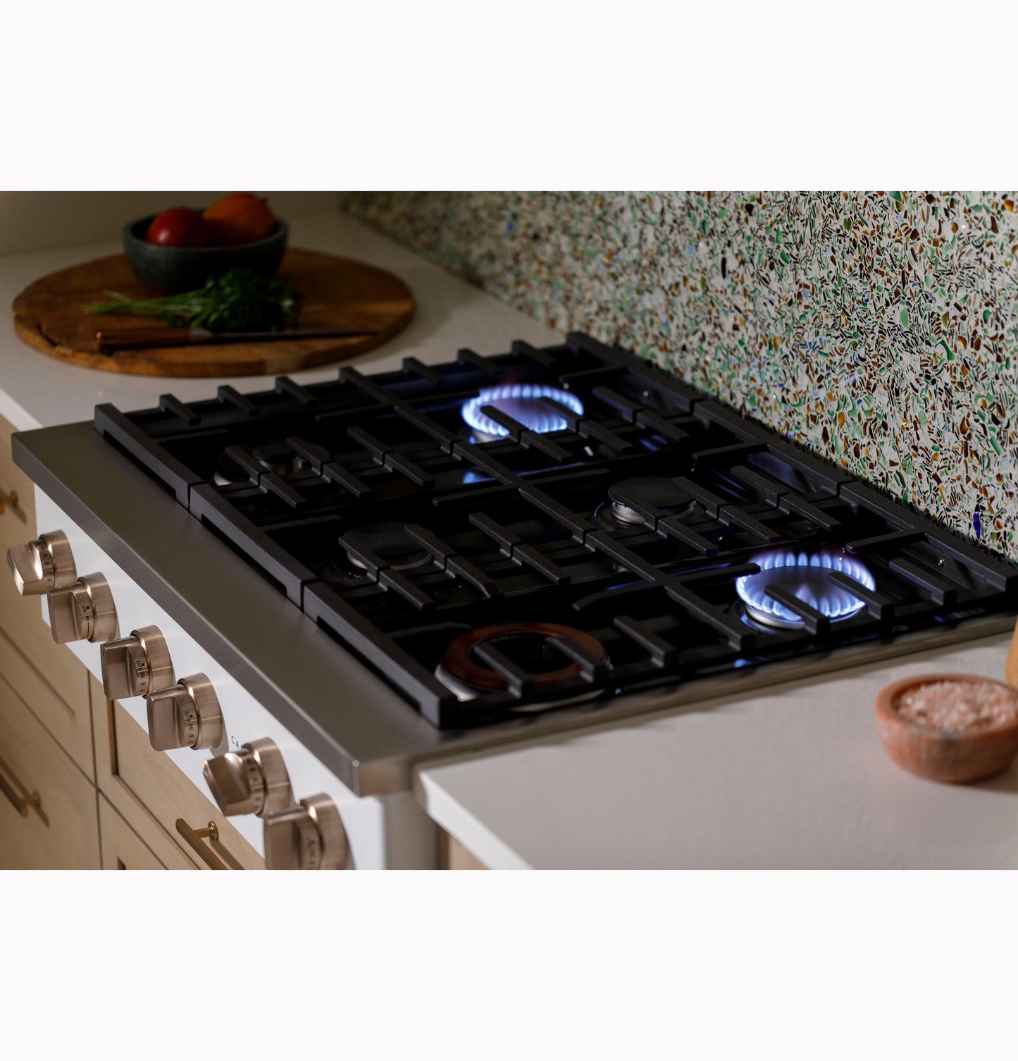 CAFE CGU366P3TD1 CAFé36" Commercial-Style Gas Rangetop with 6 Burners (Natural Gas) Black - CGU366P3TD1