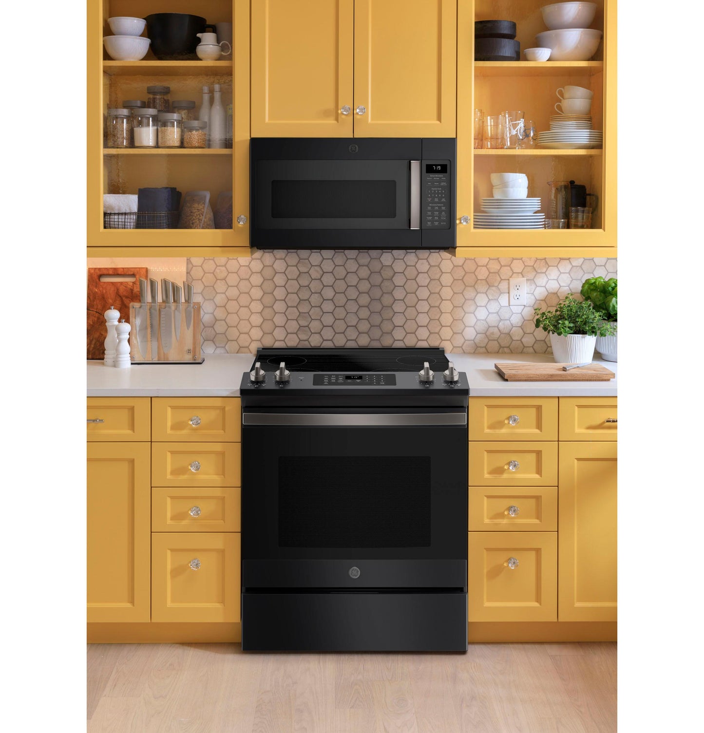 GE APPLIANCES 1.9 Cu. Ft. Over-the-Range Sensor Microwave Oven Black Slate - JVM7195FLDS