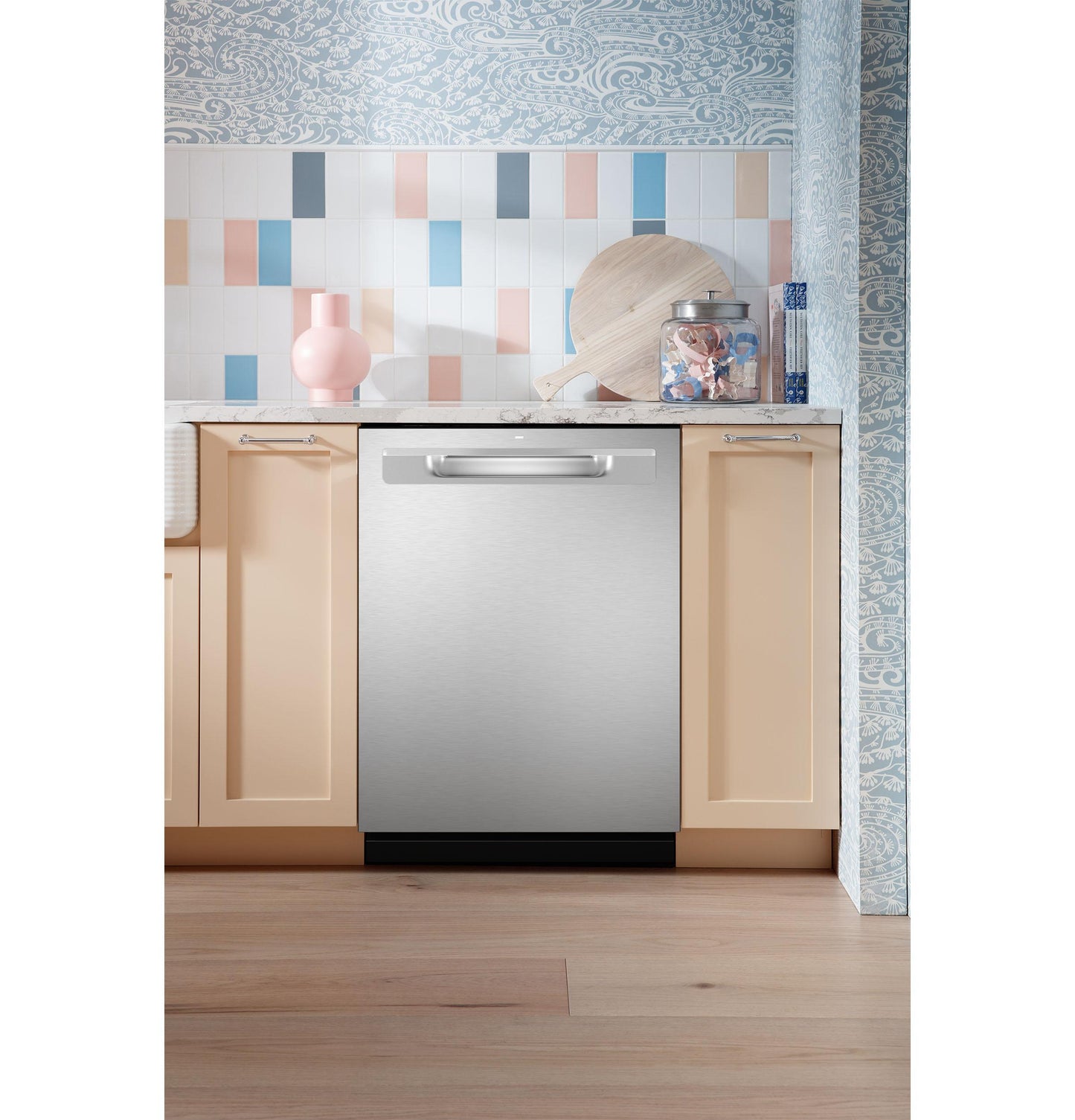 GE APPLIANCES GDP670SYVFS GE® ENERGY STAR® Fingerprint Resistant Top Control with in Stainless Steel Interior Dishwasher with Sanitize Cycle in Stainless Steel - GDP670SYVFS