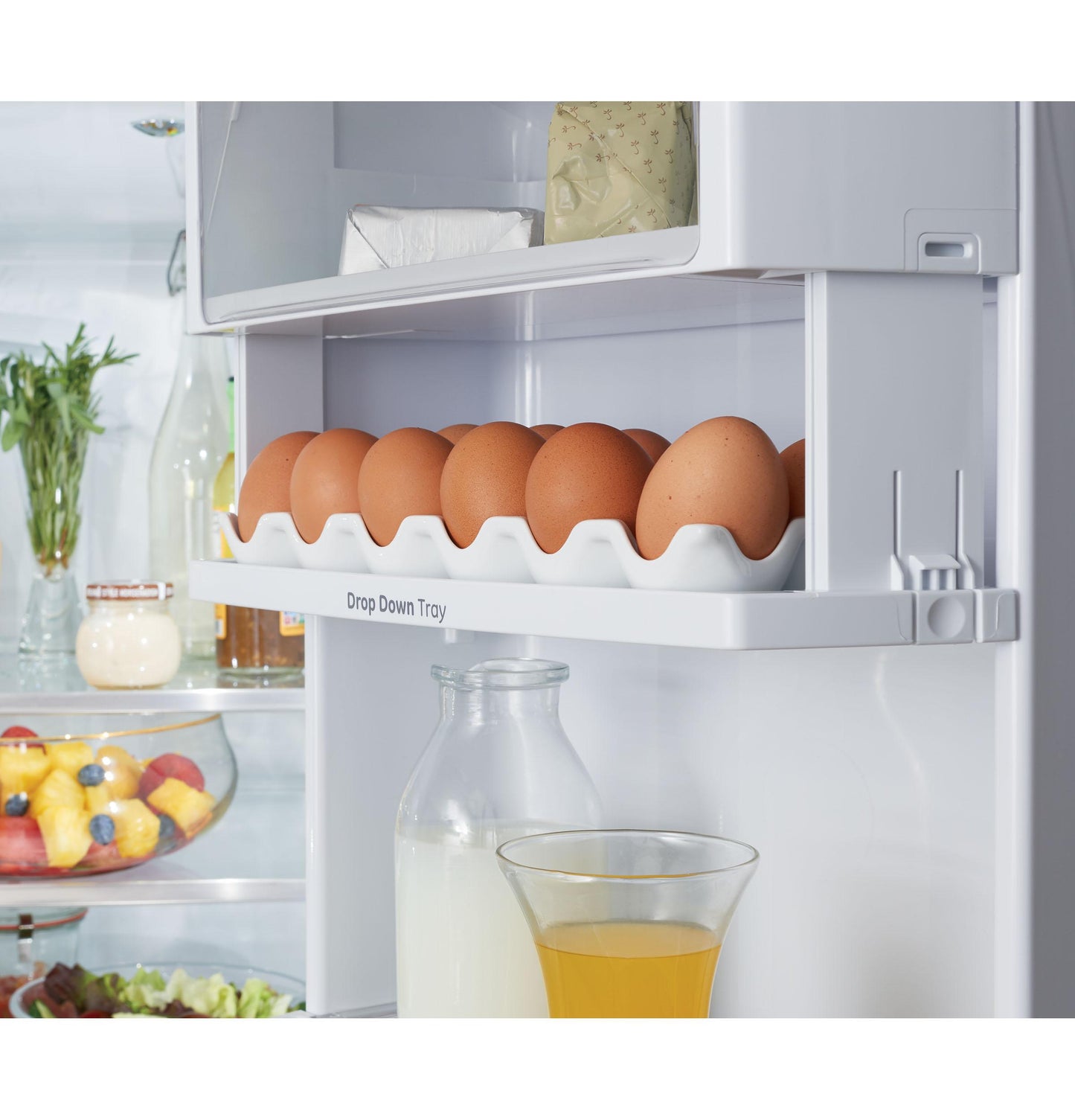 CAFE  ENERGY STAR 22.1 Cu. Ft. Smart Counter-Depth French-Door Refrigerator with Hot Water Dispenser White - CYE22TP4MW2