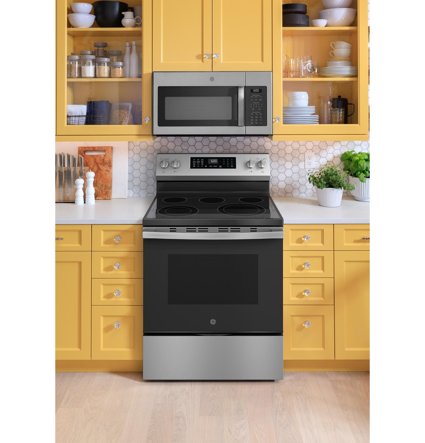 GE APPLIANCES GRF600AVSS GE® ENERGY STAR® 30" Free-Standing Electric Convection Range with No Preheat Air Fry and EasyWash™ Oven Tray in Stainless Steel - GRF600AVSS