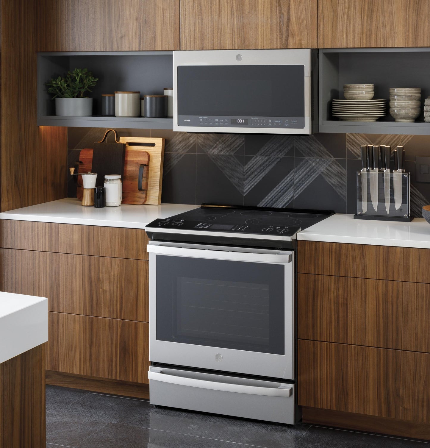GE APPLIANCES PSS93YPFS GE Profile™ 30" Smart Slide-In Electric Convection Fingerprint Resistant Range with No Preheat Air Fry in Stainless Steel - PSS93YPFS