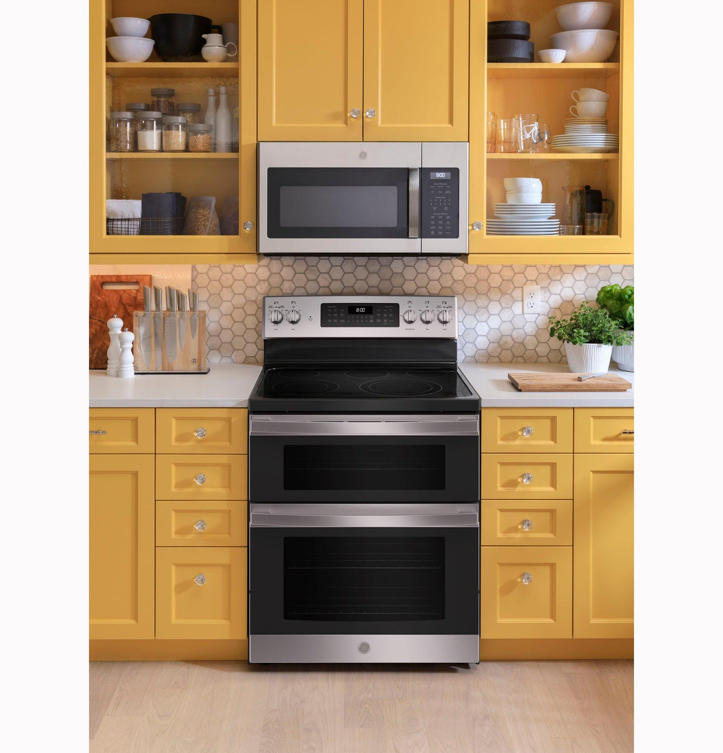GE APPLIANCES GE 30" Free-Standing Electric Double Oven Convection Range in Stainless Steel - JBS86SPSS