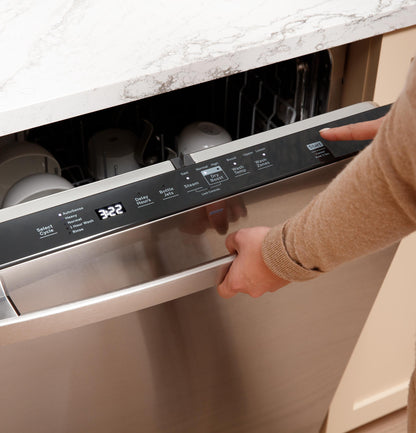 GE APPLIANCES GDT670SGVBB GE® ENERGY STAR® Top Control with in Stainless Steel Interior Dishwasher with Sanitize Cycle Black - GDT670SGVBB
