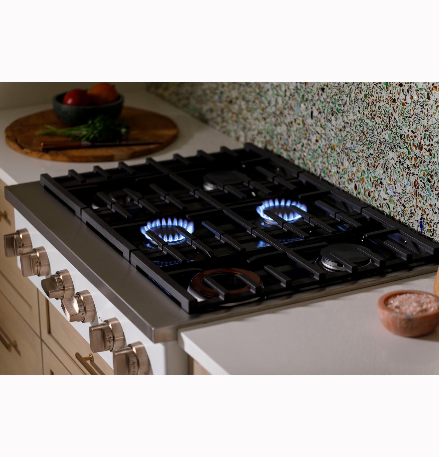 CAFE CGU366P4TW2 CAFé 36" Commercial-Style Gas Rangetop with 6 Burners (Natural Gas) White - CGU366P4TW2