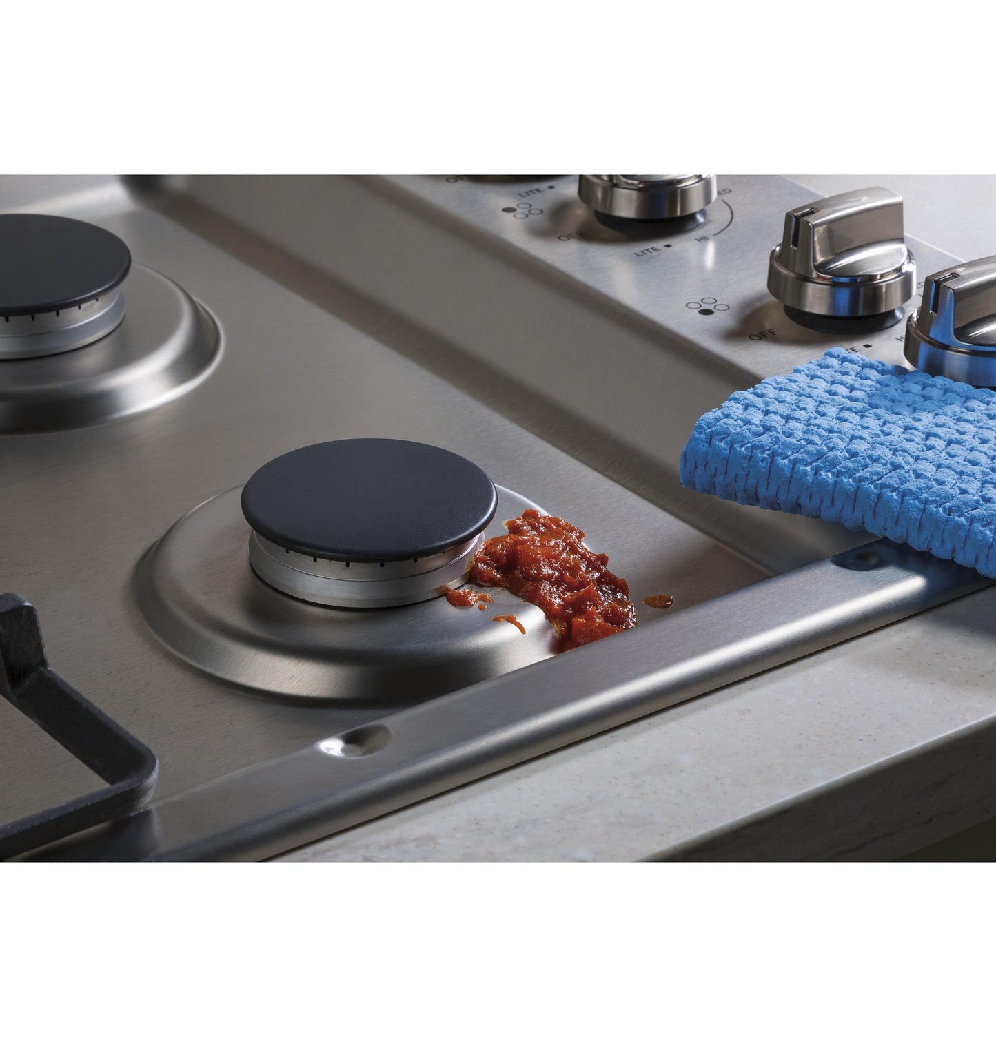 GE APPLIANCES 30" Built-In Gas Cooktop with Dishwasher-Safe Grates in Stainless Steel - JGP3030SLSS